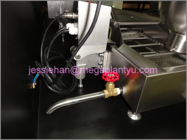 donut machine 15.jpg