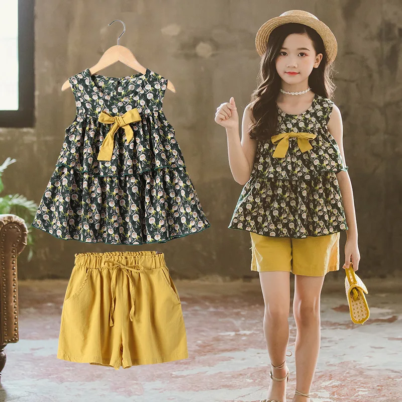 Children's Sports Two-piece Sleeveless Broken Flower Girl sets Children's Sports Two-piece Set Korean Edition
Children's Sports Two-piece Sleeveless Broken Flower Girl sets Children's Sports Two-piece Set Korean Edition