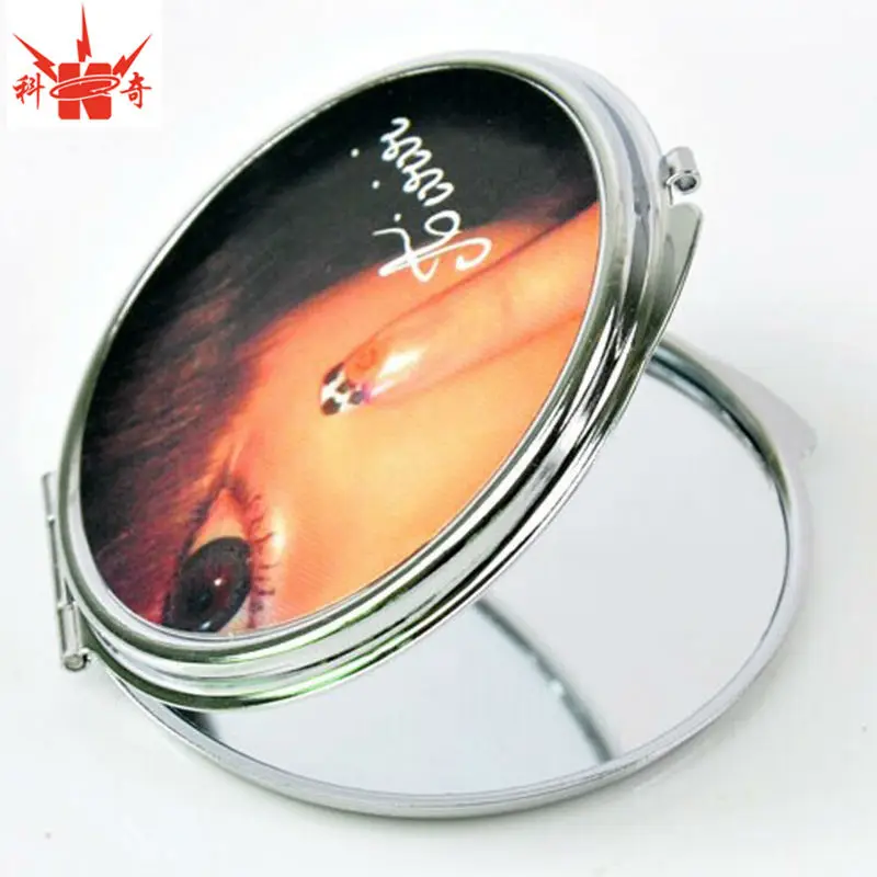 compact mirror