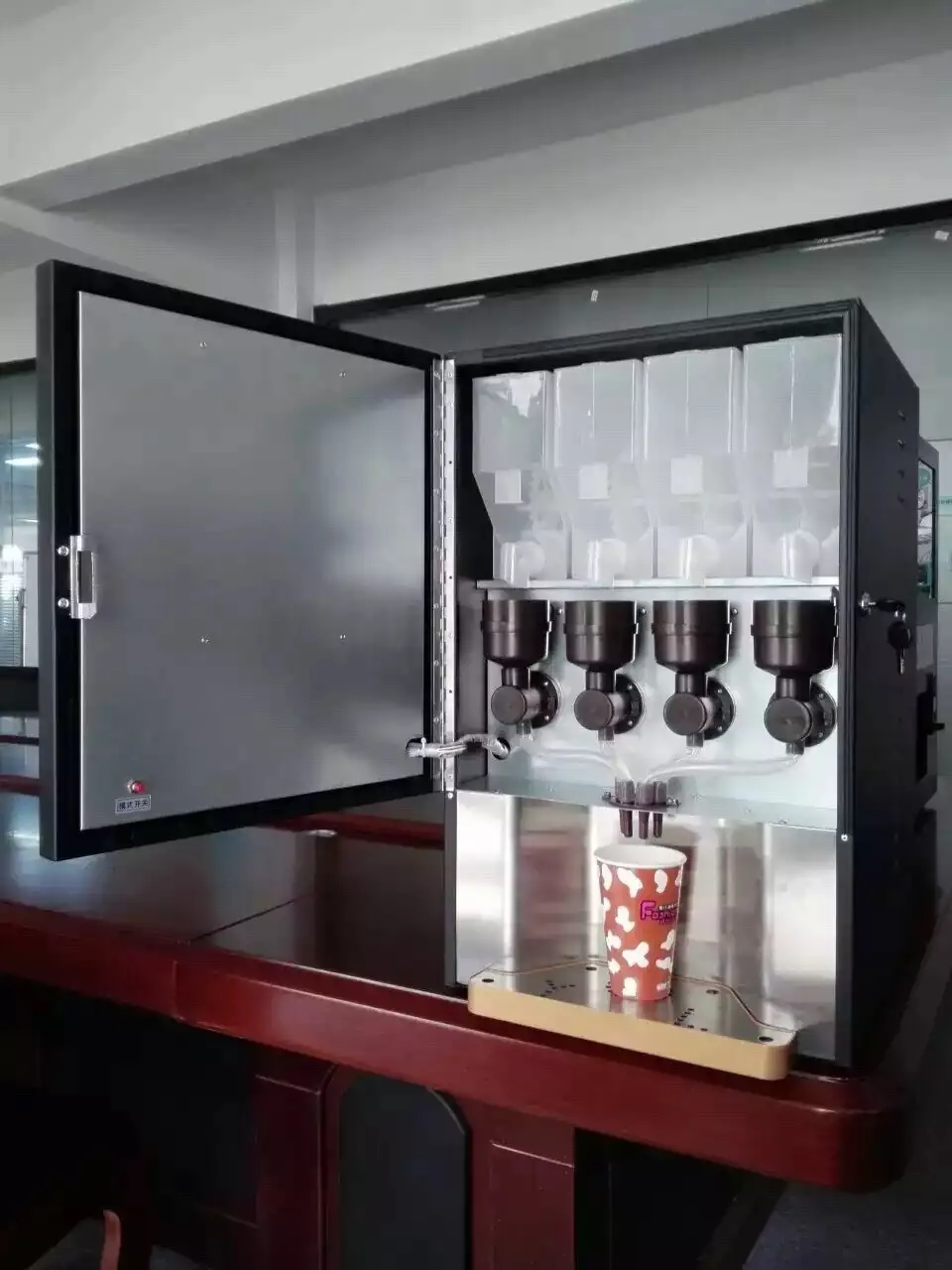 أكشاك الخدمة الذاتية آلة صنع القهوة Milktea آلة بيع موزع المياه للبيع المورد
