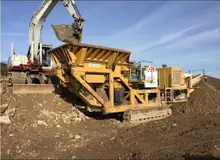 made in 2011 low price used mobile impact crusher