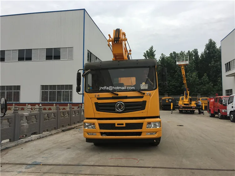 22m hook lift truck3.JPG