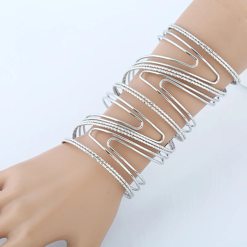 wholesale 2021 Fashion vintage gold wide cuff bangle bracelet arm cuff bracelets for women party accessories
wholesale 2021 Fashion vintage gold wide cuff bangle bracelet arm cuff bracelets for women party accessories