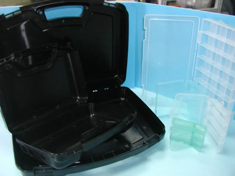 Black suitcase mould