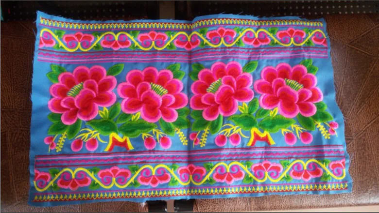 高品質の刺繍の生地をバラ綿キャンバス刺繍布仕入れ・メーカー・工場