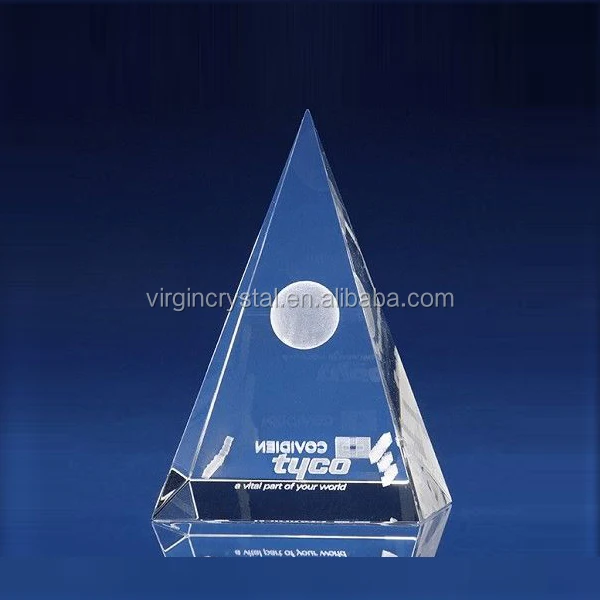 engraving glass crystal pyramid paperweight as office souvenir