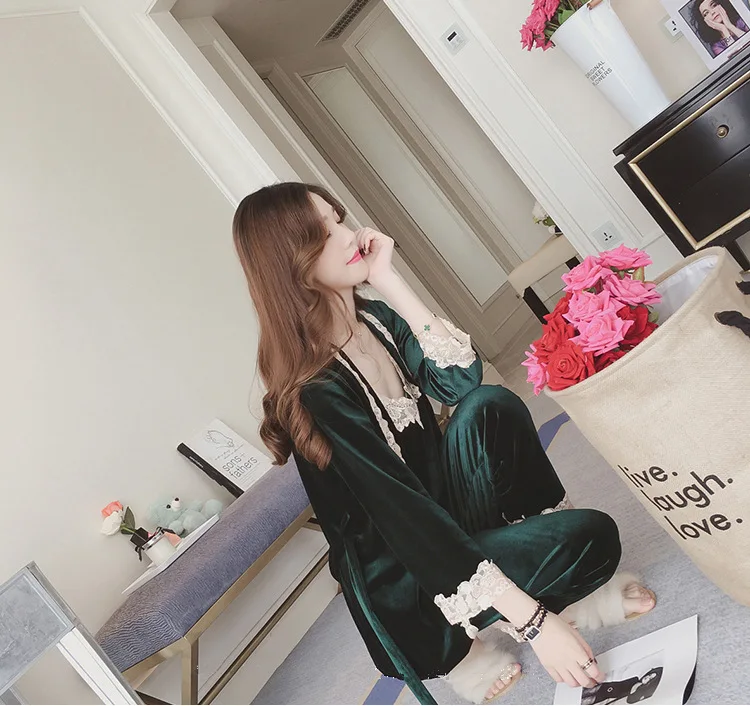 7196323132_132748704