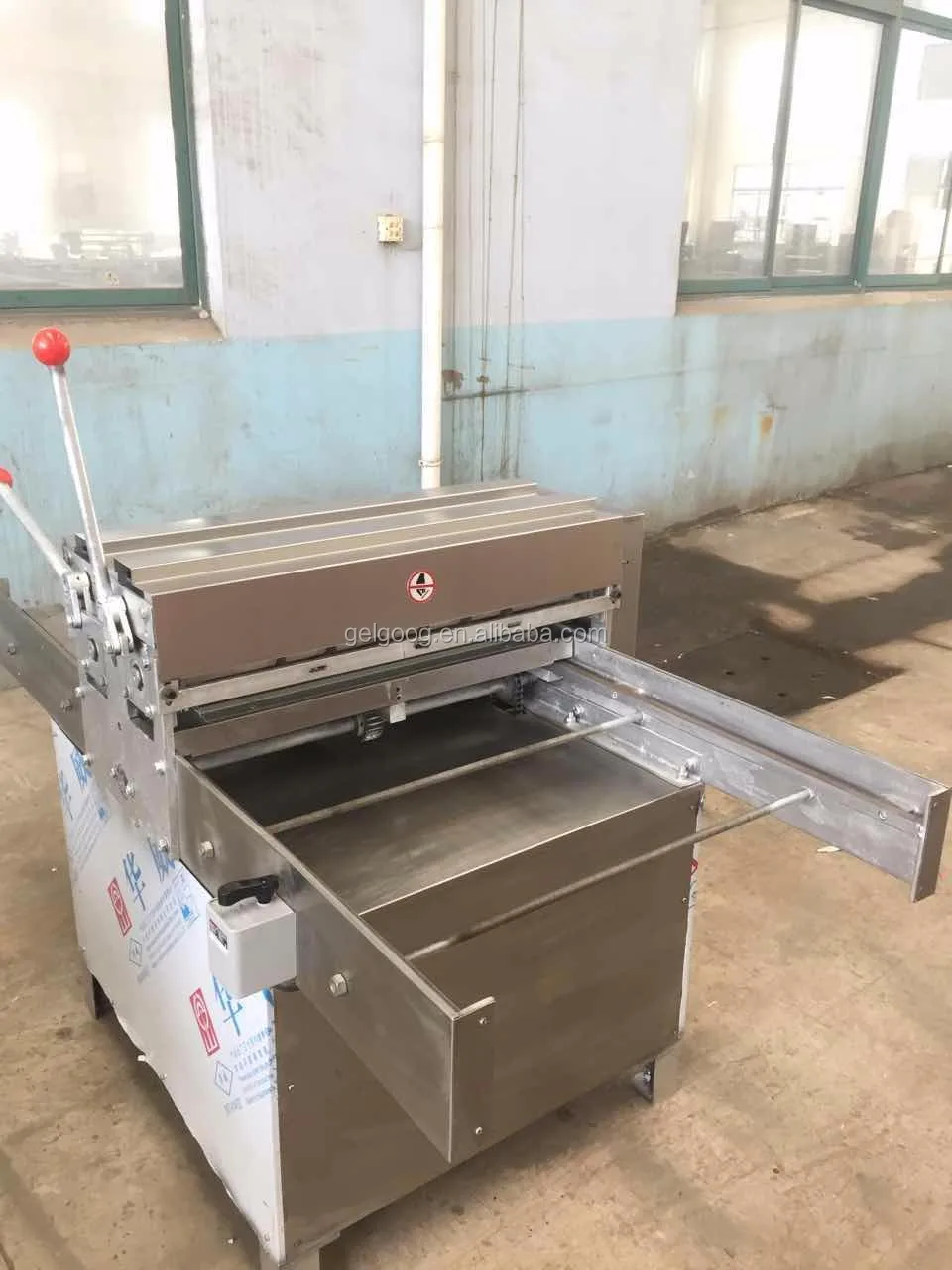 Industrial Sesame Snap Making Cereal Bar Chikki Museli Bar  Moulding and Cutter Peanut Candy Cutting Machine