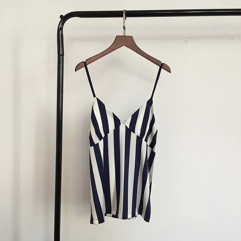 6991408646_1929359744