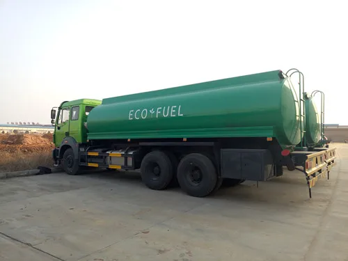 6x4 oil tank truck.jpg