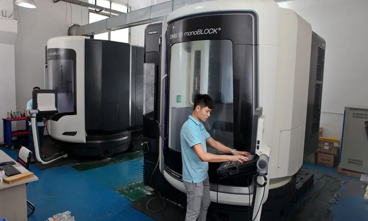 High quality China CNC machining service  precision CNC machining for moto parts