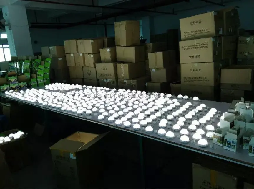 2015熱い販売充電式ウォール ライト 、 屋外照明ウォール提灯、 ソーラー境界ライト仕入れ・メーカー・工場
