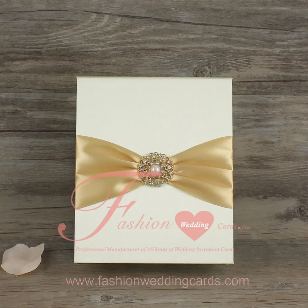 customzied elegant wedding invitation box with ribbon
