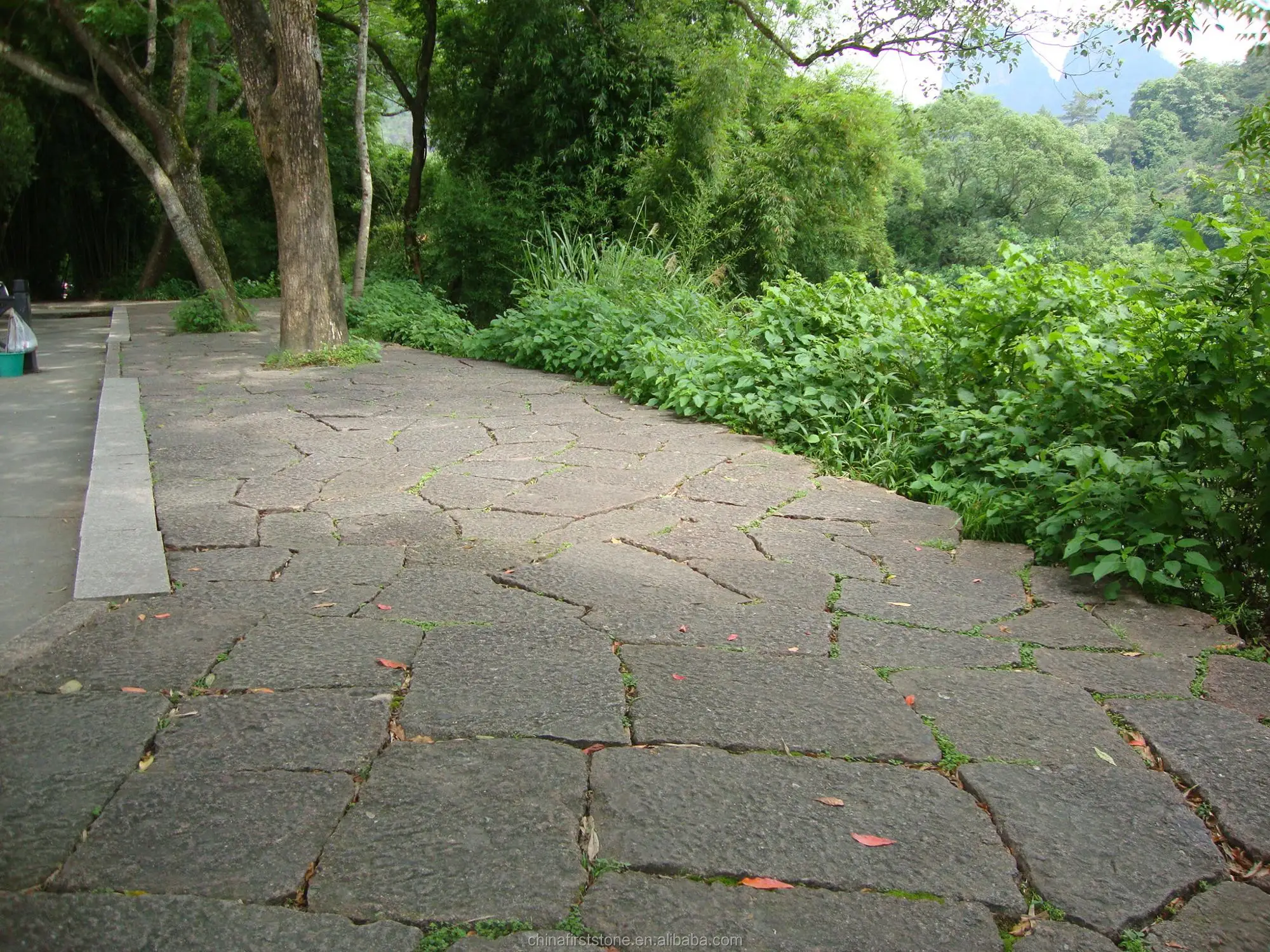 red porphyre paving 4.JPG