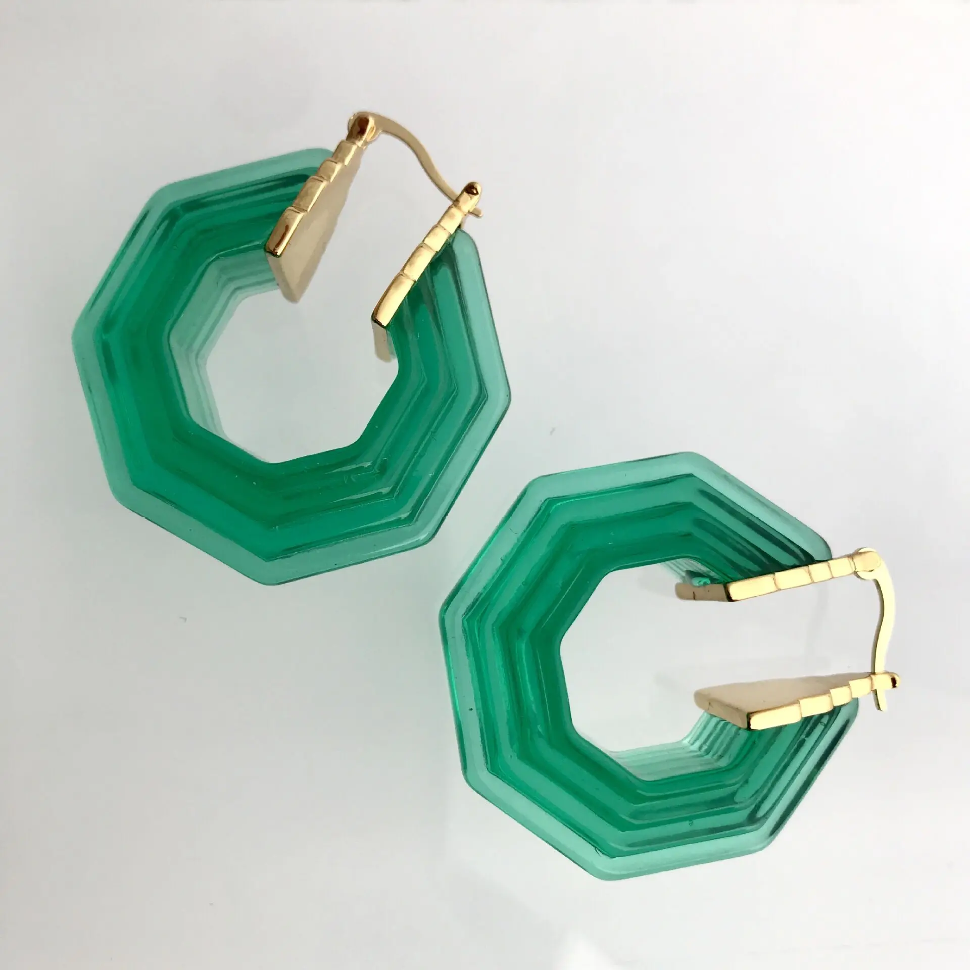New French Acrylic Resin Geometric Hexagon Earrings art deco Retro gold Plated Earrings aretes acrilico joyeria turca mayoreo
New French Acrylic Resin Geometric Hexagon Earrings art deco Retro gold Plated Earrings aretes acrilico joyeria turca mayoreo