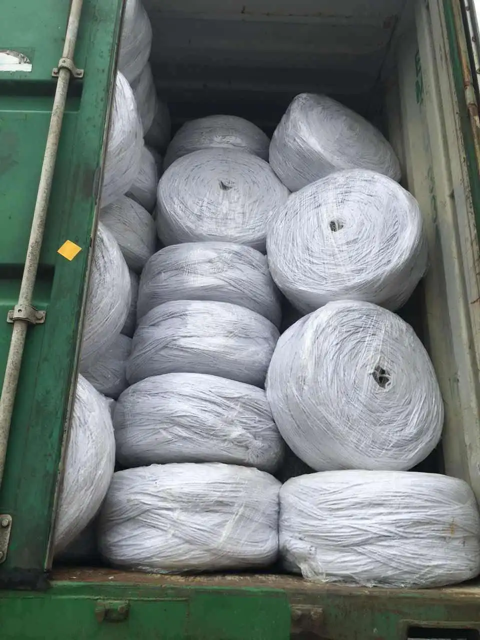 Chinese Factory Cotton Polyester Recyced Raw White Friction Spun Mop Yarn