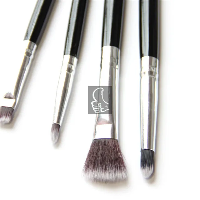 eyeshadow brush makeup