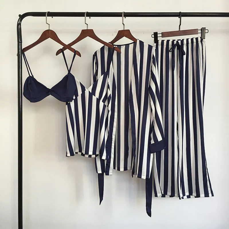 6991390981_1929359744