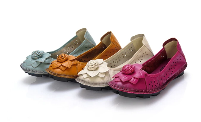 Ultra-soft Genuine leather shoes flat sandals hollow hole breathable summer shoes Anti-slip mother drove Women's sandals shoes