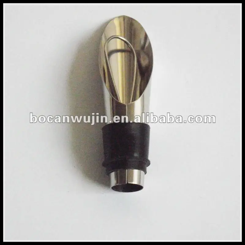 disk wine pourer