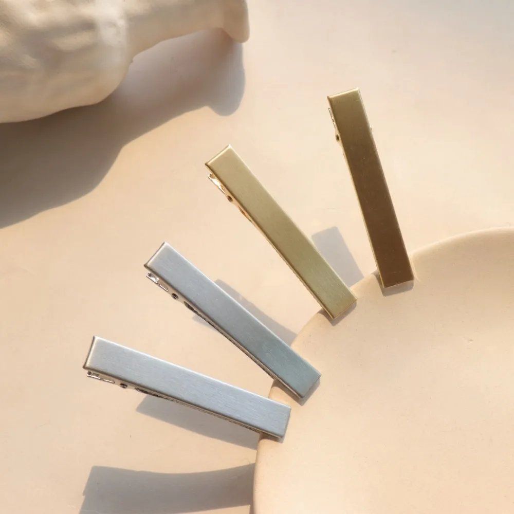 Wholesale gold and silver hair clamps alloy rectangle shape hairclip for girls fashion accessories for women
Wholesale gold and silver hair clamps alloy rectangle shape hairclip for girls fashion accessories for women
