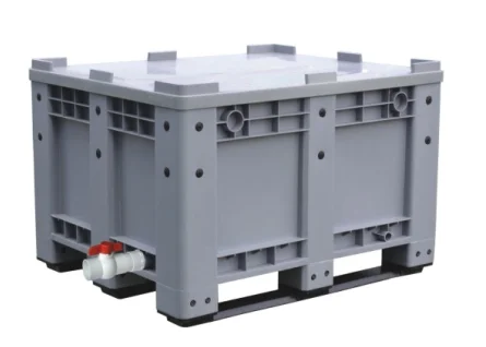 box with bottom valve and lid.png