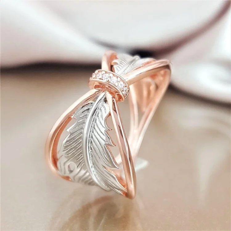 Fashion Women Dual Color Hollow Feather Rhinestone Inlaid Finger Ring Jewelry Trendy
Fashion Women Dual Color Hollow Feather Rhinestone Inlaid Finger Ring Jewelry Trendy