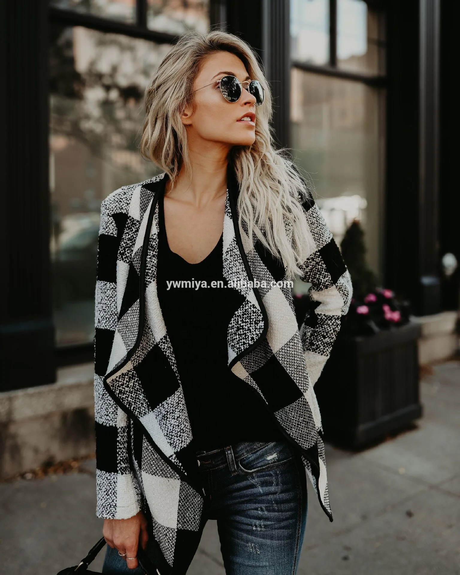 MY-268 2019 high quality woolen jacket for women red black plaid print turn down collar sweater coat for women winter warm cloth
MY-268 2019 high quality woolen jacket for women red black plaid print turn down collar sweater coat for women winter warm cloth