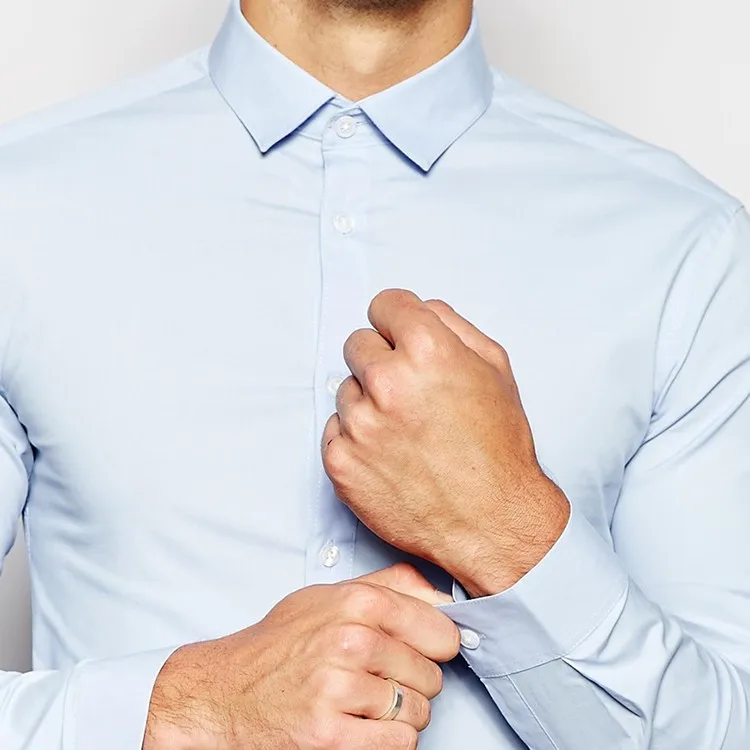 スリム フィット水色シャツ で長い袖、 ビジネスマン の正式な ライト ブルー の ドレス シャツ 。仕入れ・メーカー・工場