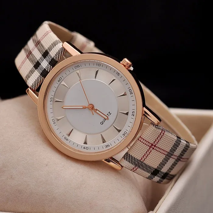 Free Shipping 3 Colors Available 2017 Fashion Simple Style Women Watches Top Luxury Brand Quartz Watch Women CCW221
Free Shipping 3 Colors Available 2017 Fashion Simple Style Women Watches Top Luxury Brand Quartz Watch Women CCW221