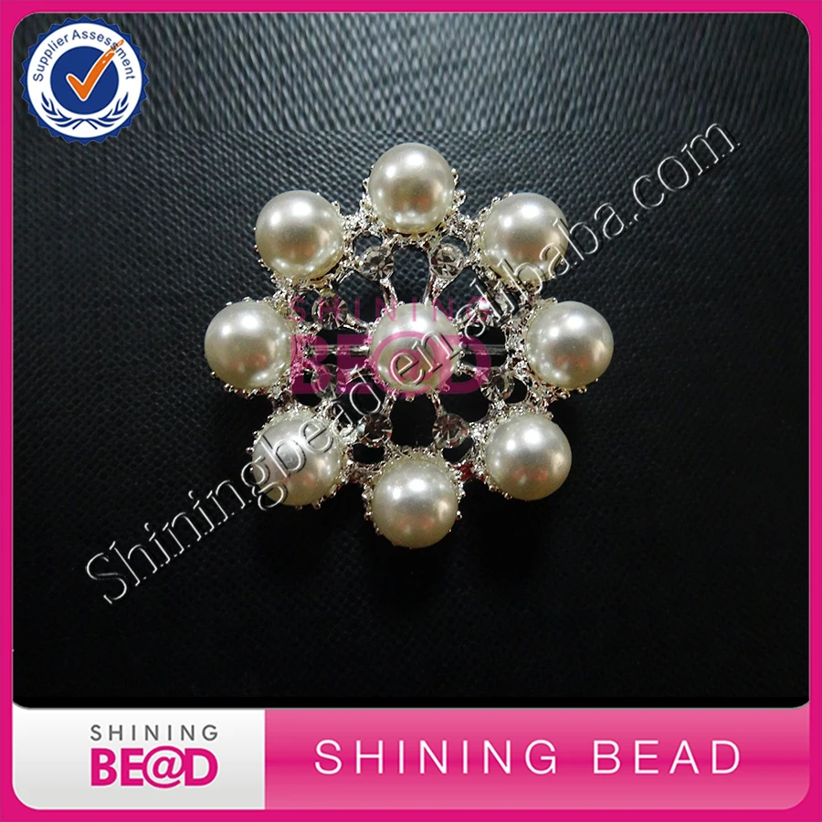 4 cm pearl brooch 2.jpg