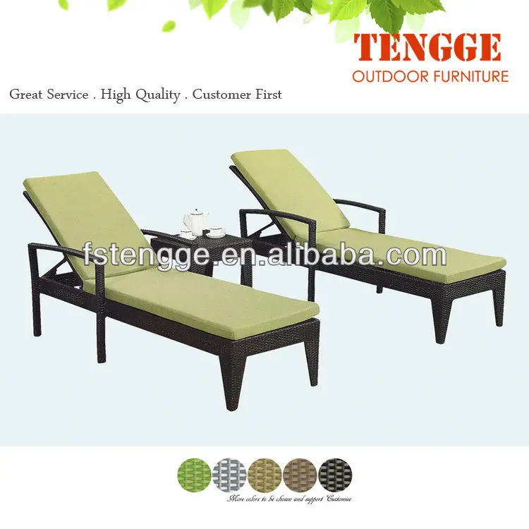 muebles de jardín tumbona en la playa sol de la rota