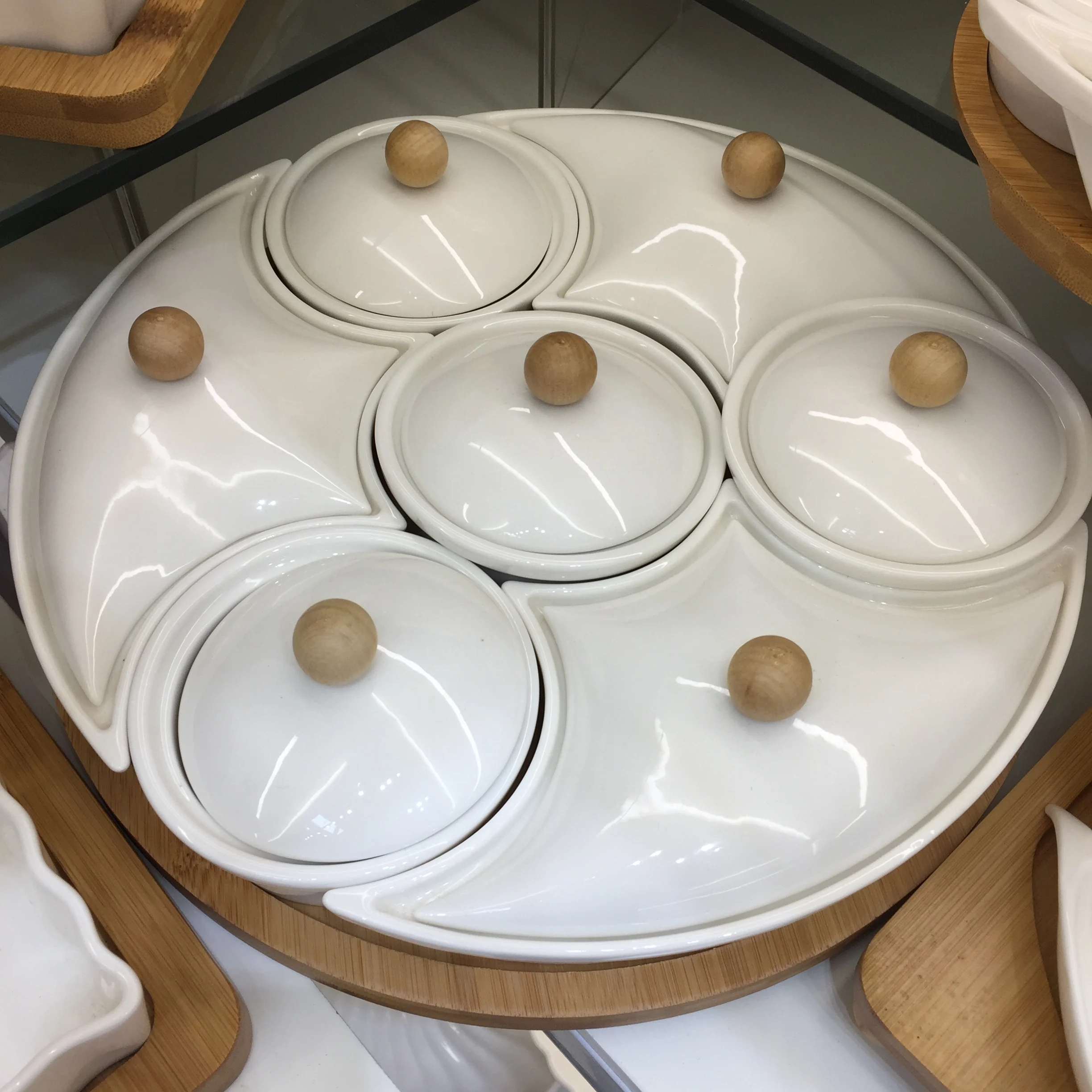 Európai stílusú fekete kerámia vacsora tányér arany perem északi éttermi tányérok steak tányér fehér porcelán étkészlet 10