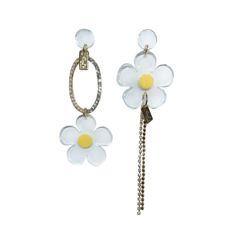 Glamour transparent resin petal flower design gold earrings charm artificial flower earrings
Glamour transparent resin petal flower design gold earrings charm artificial flower earrings