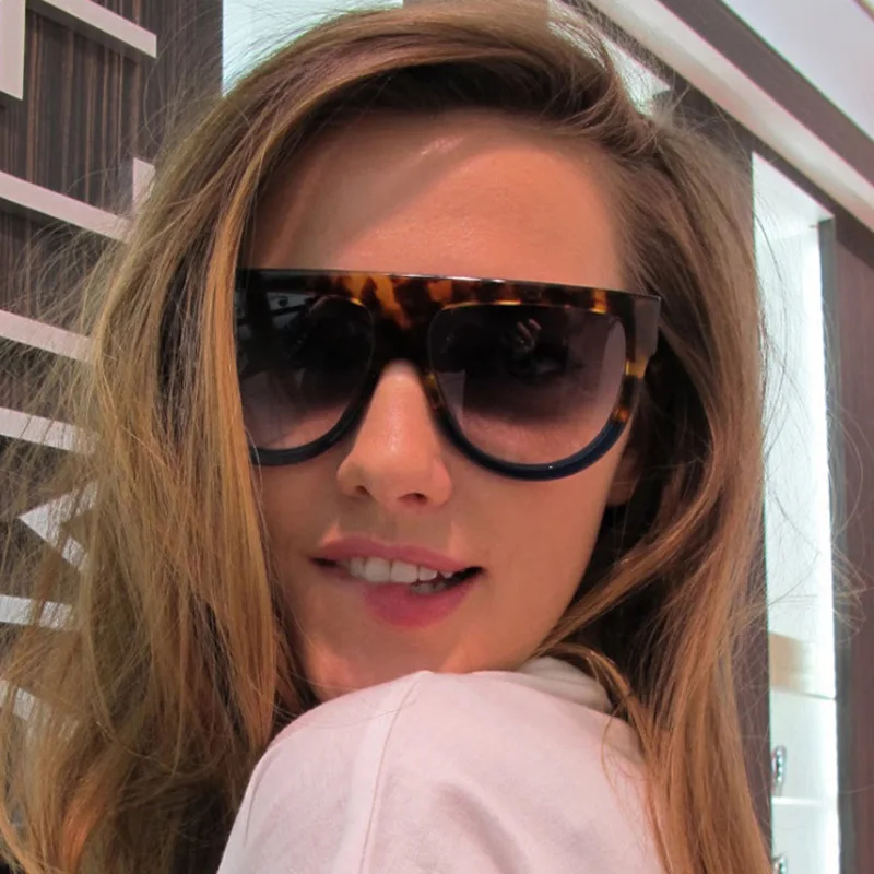 China factory wholesale fashion designer sun glasses unisex top flat shades custom logo trend sunglasses women
China factory wholesale fashion designer sun glasses unisex top flat shades custom logo trend sunglasses women