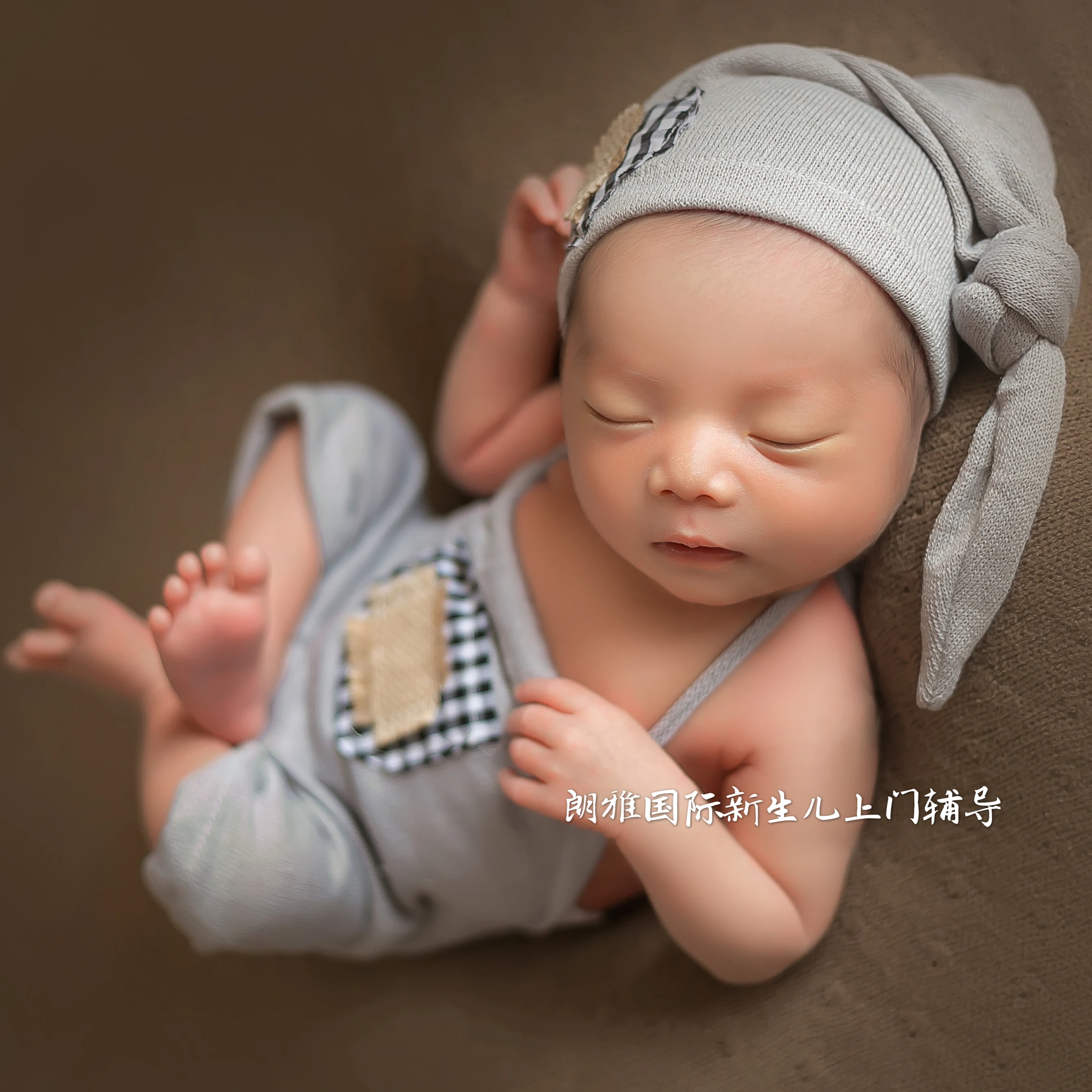 Handmade Newborn Short romper outfit Sewing Pattern Baby boy pant photography props Newborn Sewn romper and hat set
Handmade Newborn Short romper outfit Sewing Pattern Baby boy pant photography props Newborn Sewn romper and hat set