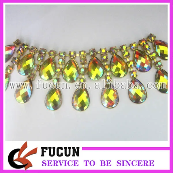 hot sale wholesale rhinestone cup chain with gold trimming.jpg