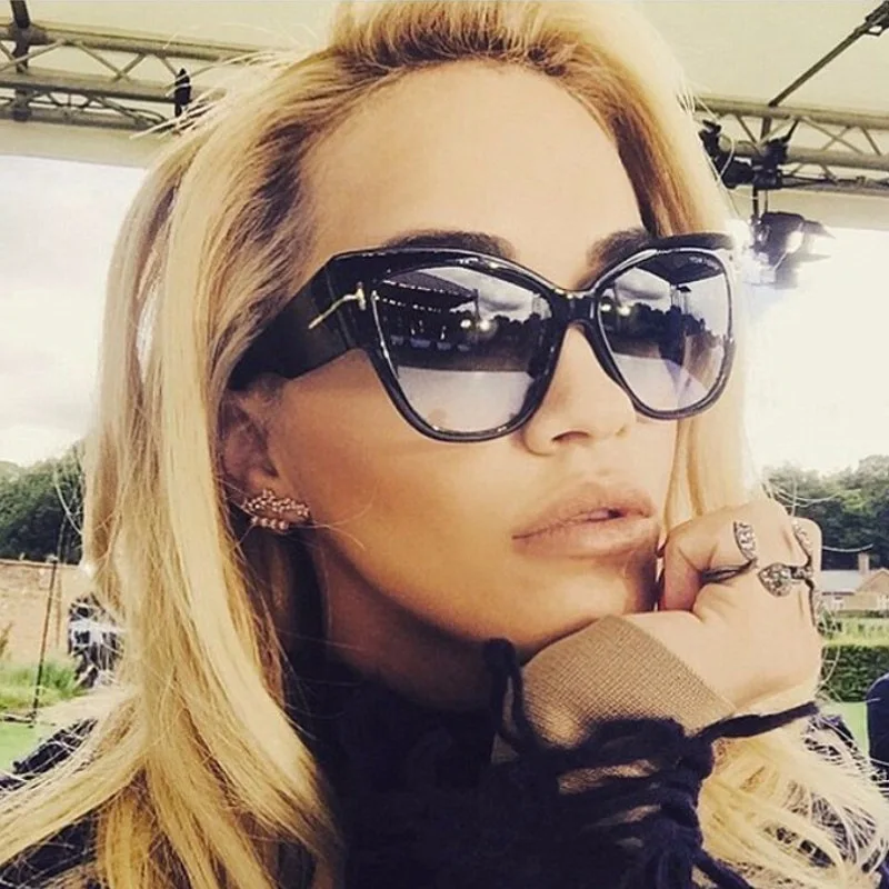 10534 Superhot Eyewear Classic Fashion Brand Designer Oversized Shades Women Sunglasses
10534 Superhot Eyewear Classic Fashion Brand Designer Oversized Shades Women Sunglasses