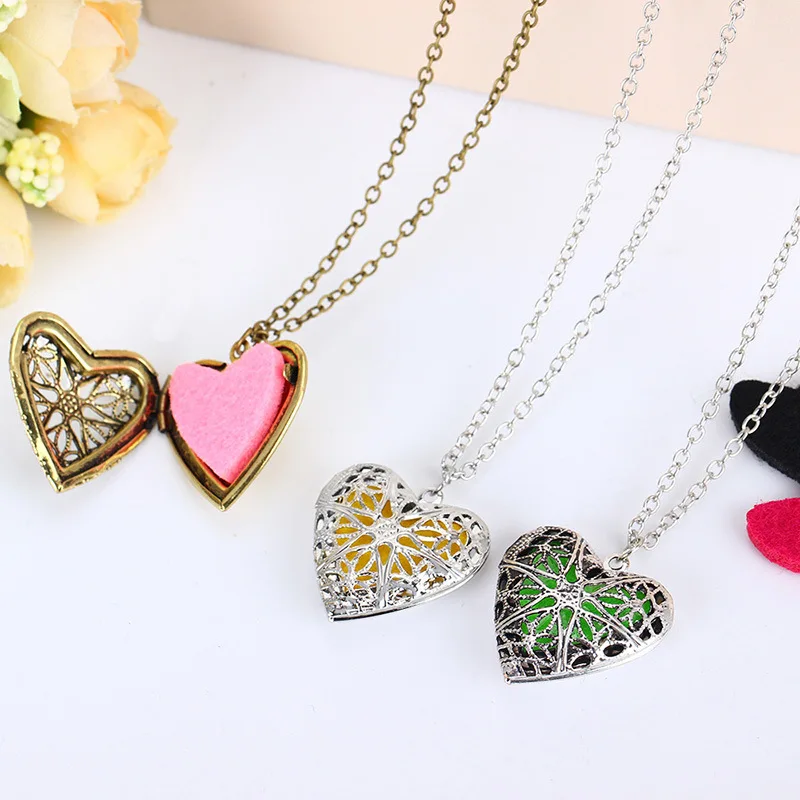necklace (4).jpg