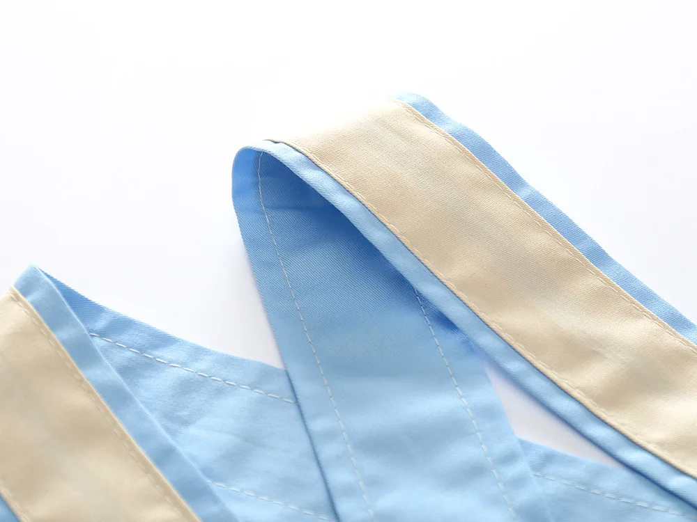 7421876881_457880003