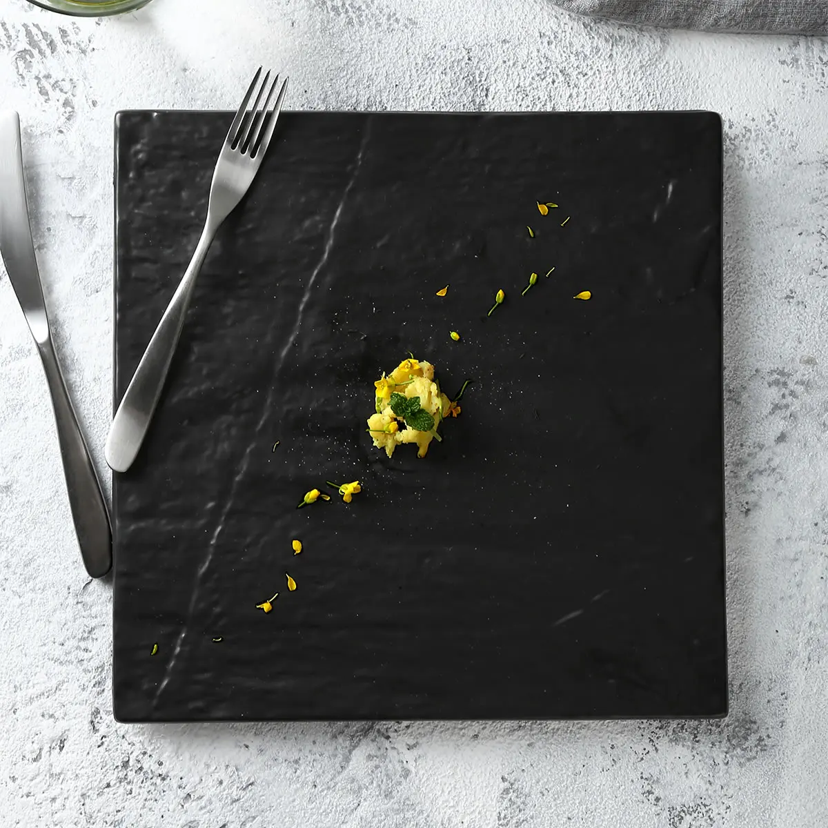 Factory direct wholesale ceramic square sushi plate,porcelain matte black steak dish and white ceramic plate for restaurant, Whith and matte black
Factory direct wholesale ceramic square sushi plate,porcelain matte black steak dish and white ceramic plate for restaurant, Whith and matte black