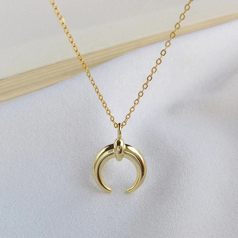 China factory fashion women jewelry 925 silver Moon Pendant 18K gold plated necklace
China factory fashion women jewelry 925 silver Moon Pendant 18K gold plated necklace