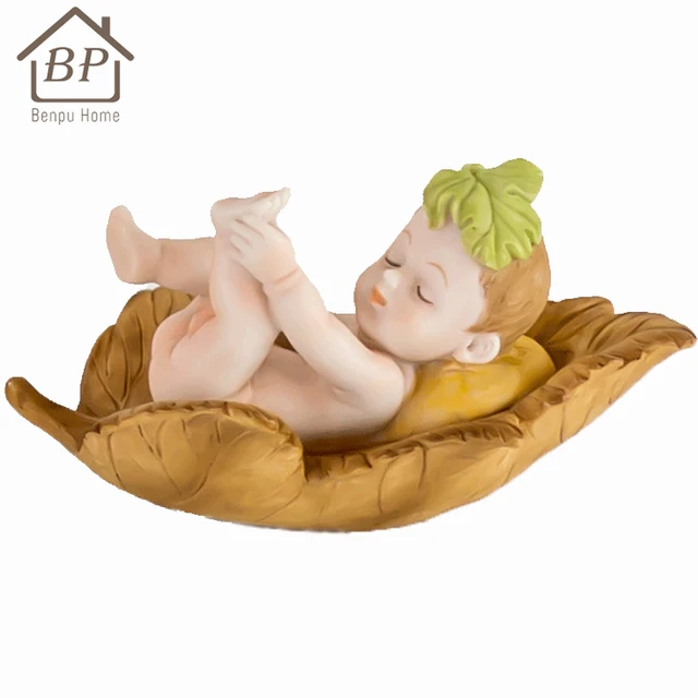 2018 wholesale resin doll baby shower gifts for kids room