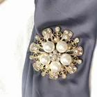 New trend pearl rhinestone alloy female big brooch clothing pin factory design