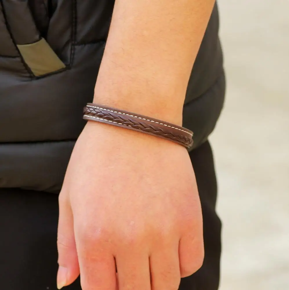Korean high quality leather knitted bracelet fashion classic punk for man titanium steel bracelet accessories, Black ,brown
Korean high quality leather knitted bracelet fashion classic punk for man titanium steel bracelet accessories, Black ,brown