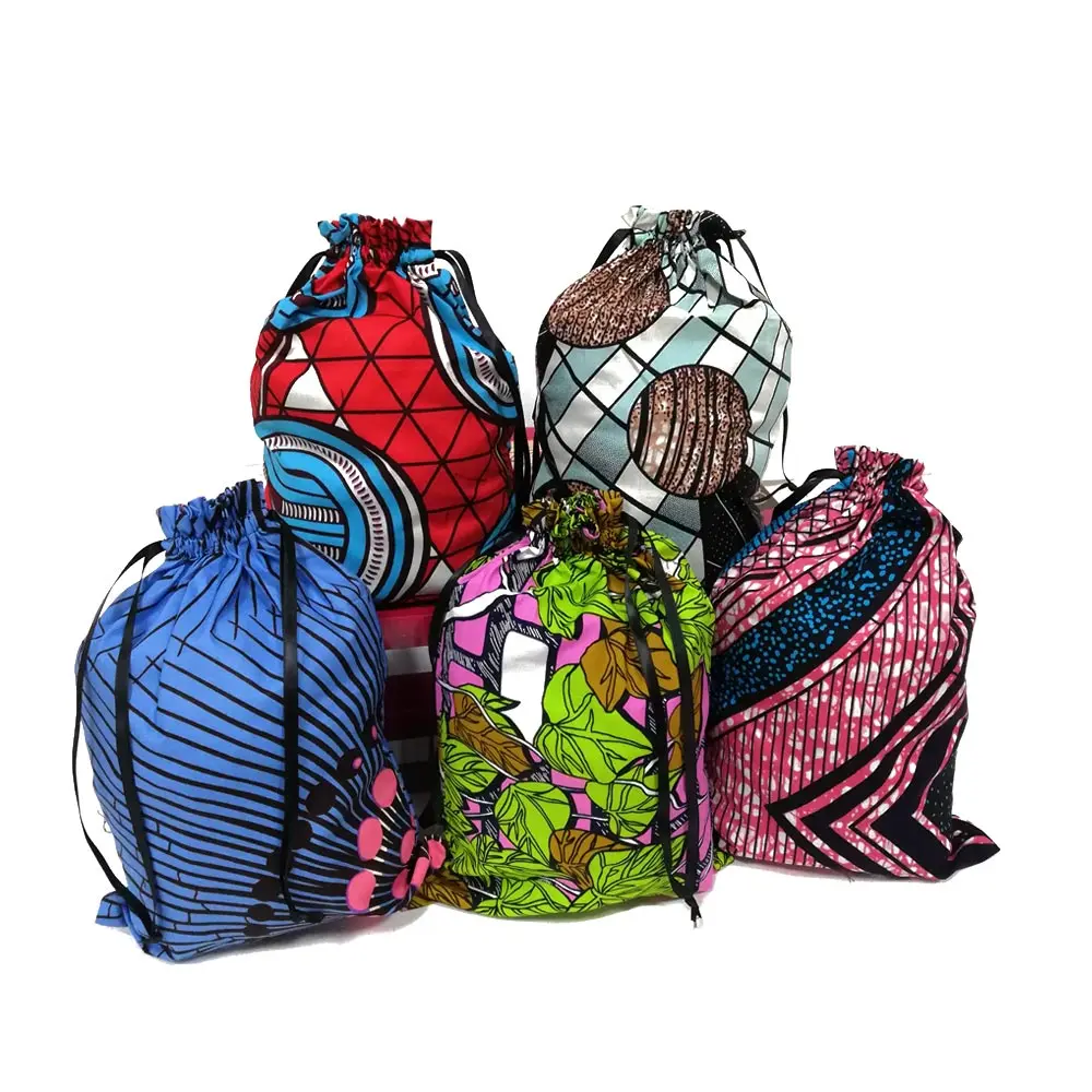 wholesale hot popular random color dust bag African wax print drawstring coin bag small hands holding bag
wholesale hot popular random color dust bag African wax print drawstring coin bag small hands holding bag