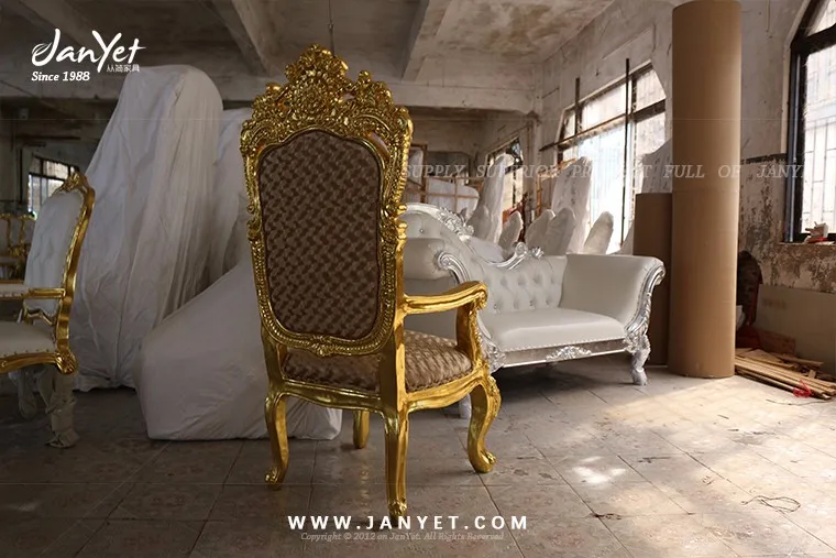 2017 Good quality gold classic royal king chair for wedding