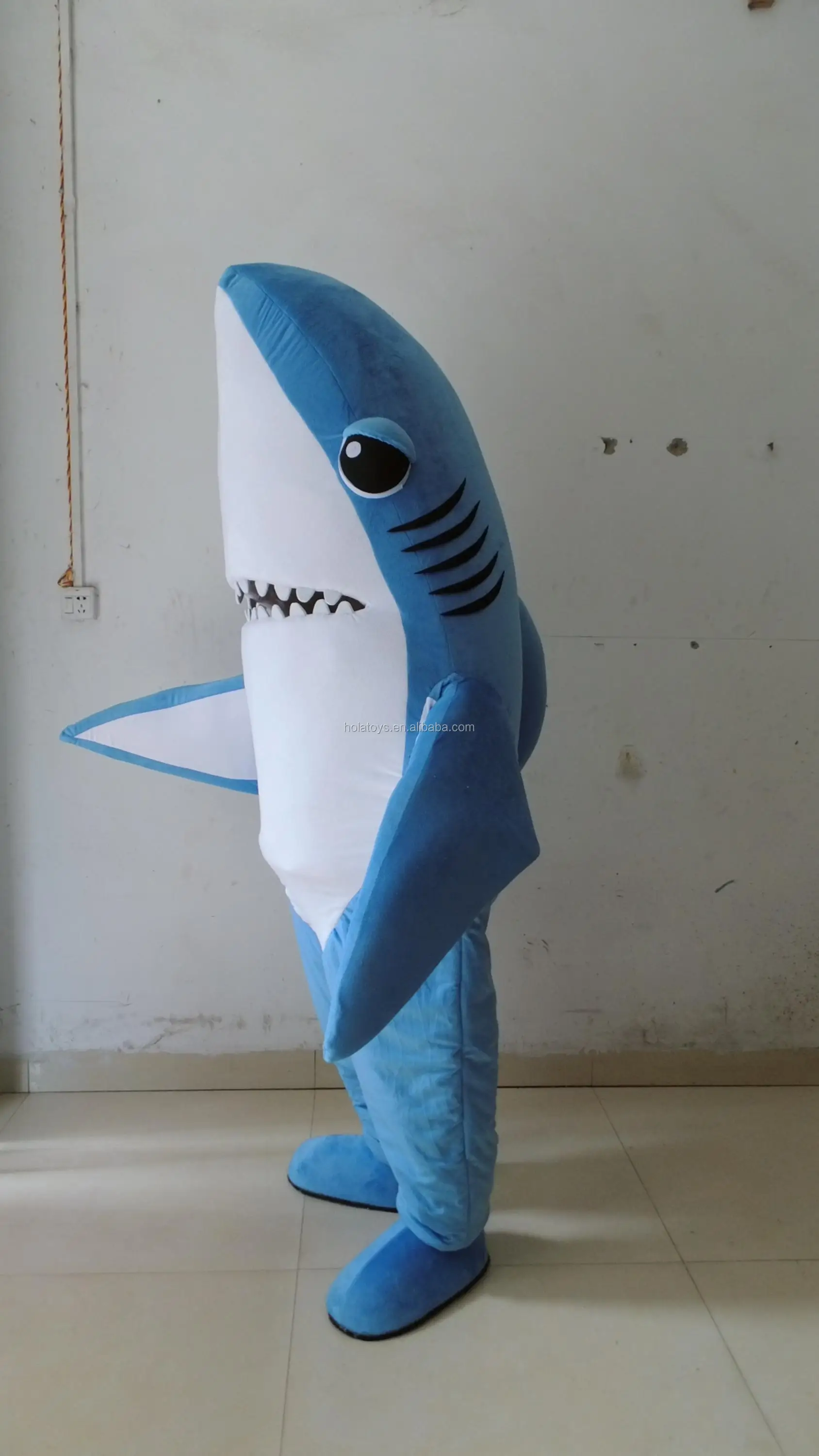 shark mascot csotume (3).JPG