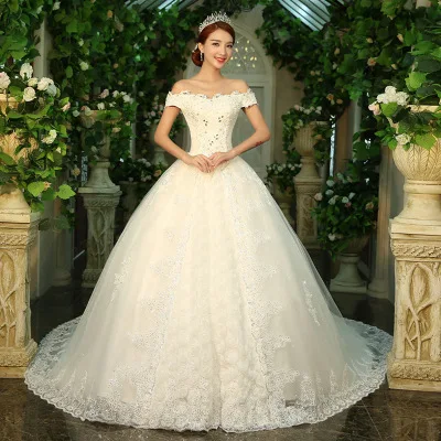 Custom made Korean beading lace off-shoulder wedding gowns long tail wedding dresses
Custom made Korean beading lace off-shoulder wedding gowns long tail wedding dresses