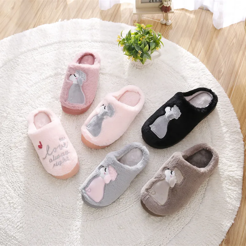 Hot selling latest design slippers for women /man
Hot selling latest design slippers for women /man